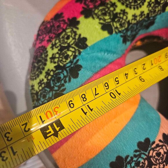 Tie Dye Memory Foam Travel Neck Pillow - Picture 4 of 4